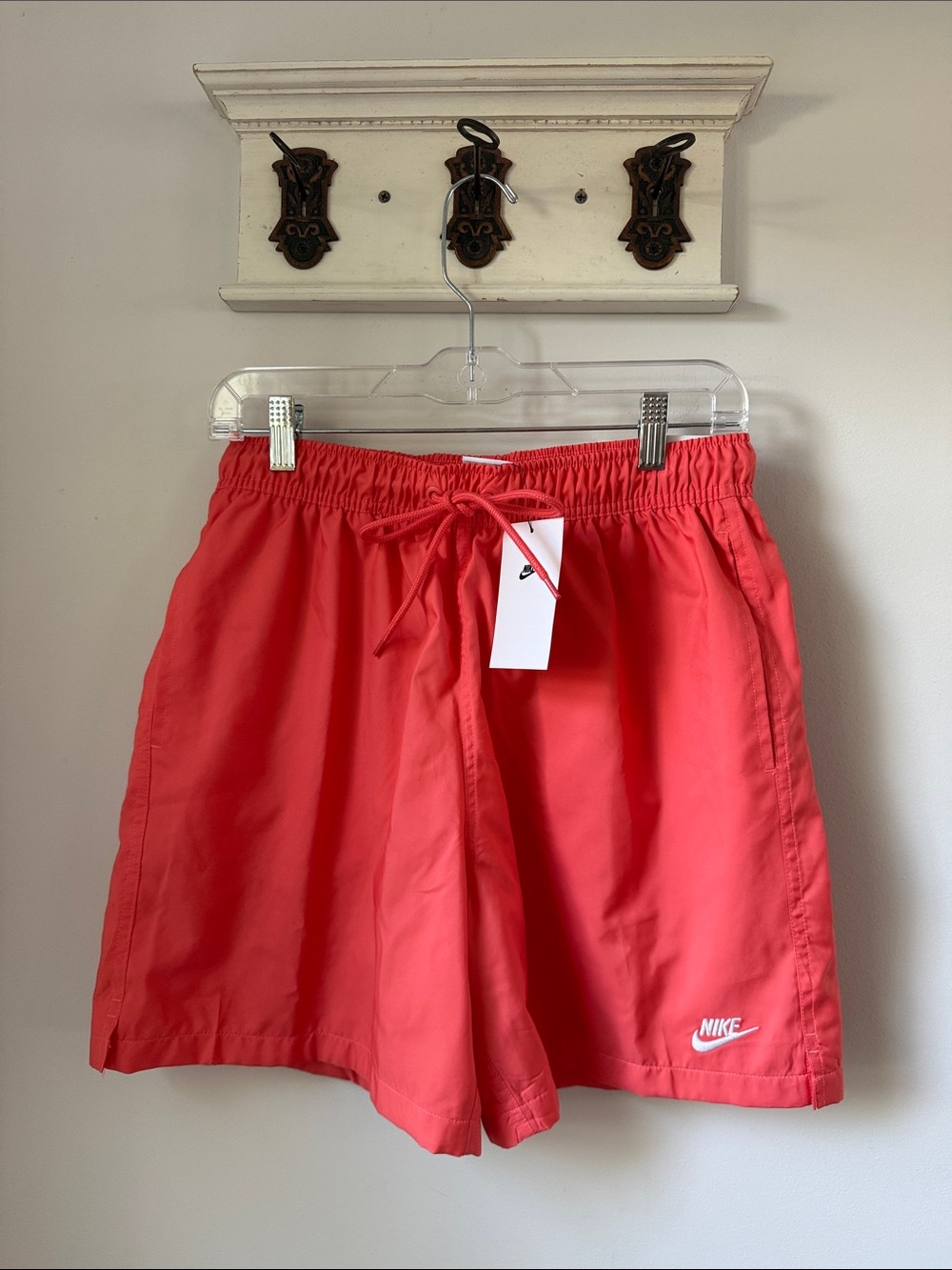 Nike Standard Fit above a knee Length Shorts Coral-Red Athletic Small